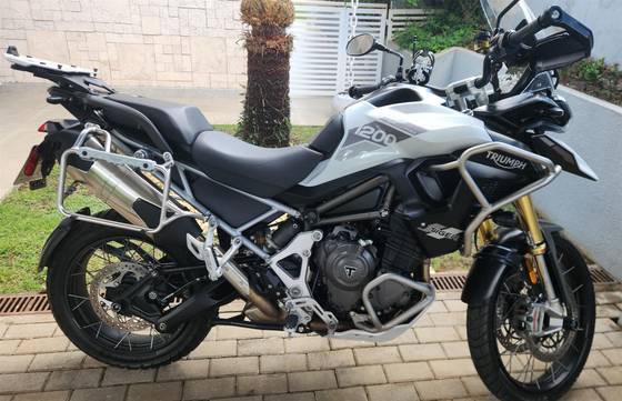TRIUMPH TIGER 1200 RALLY PRO TRIUMPH TIGER 1200 RALLY PRO